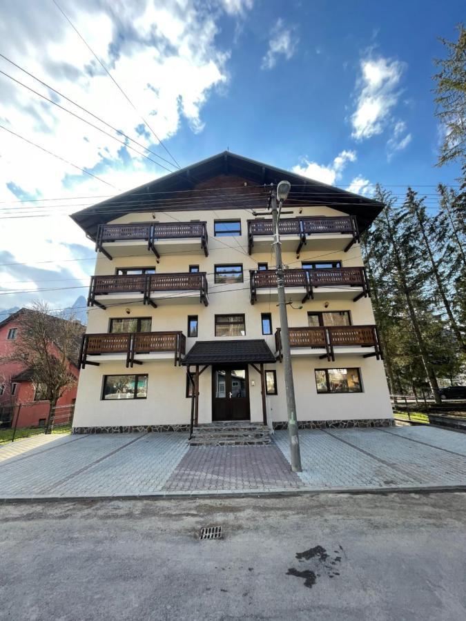 Castle Residence Apt. Zamorei Буштені Екстер'єр фото